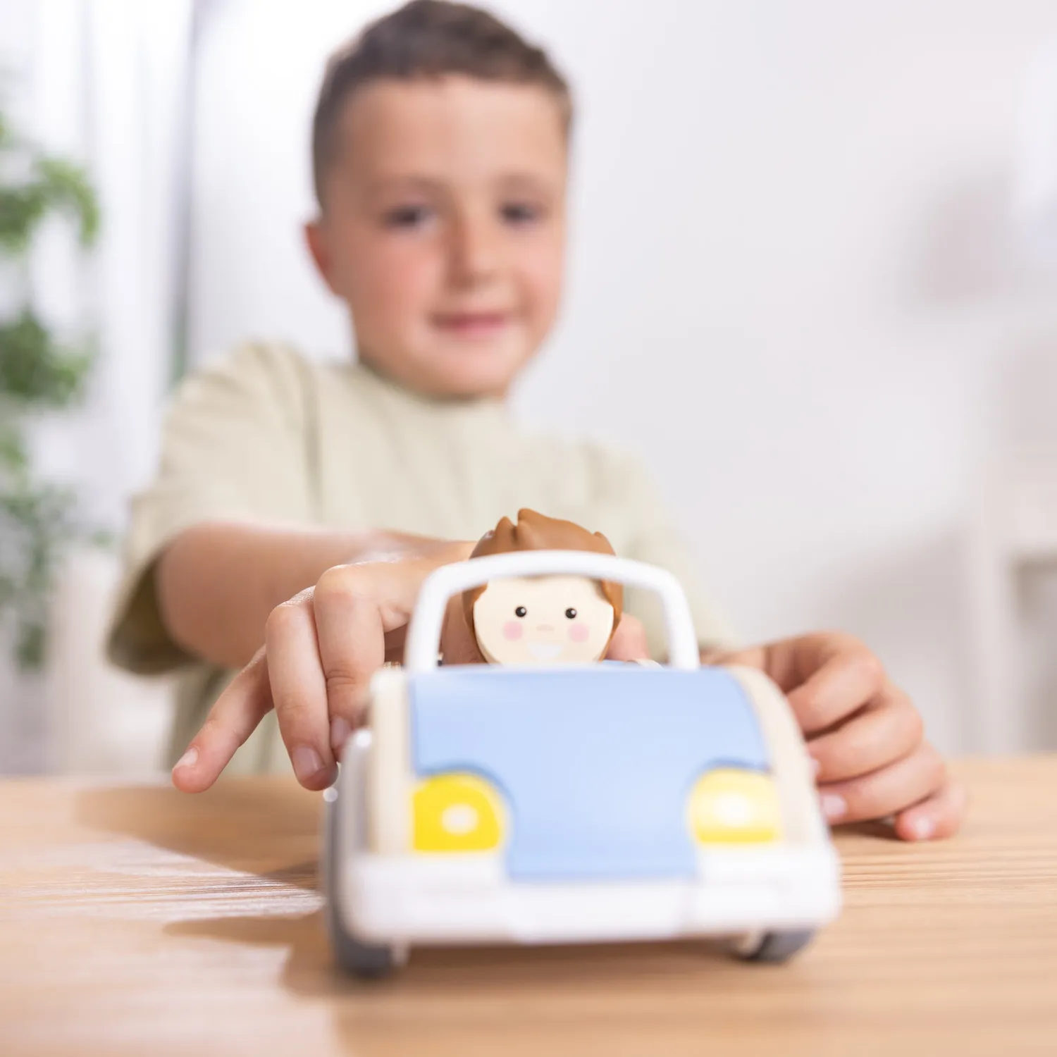 Melissa & Doug Cheery Lane Cabrio Spielauto Holz Junge