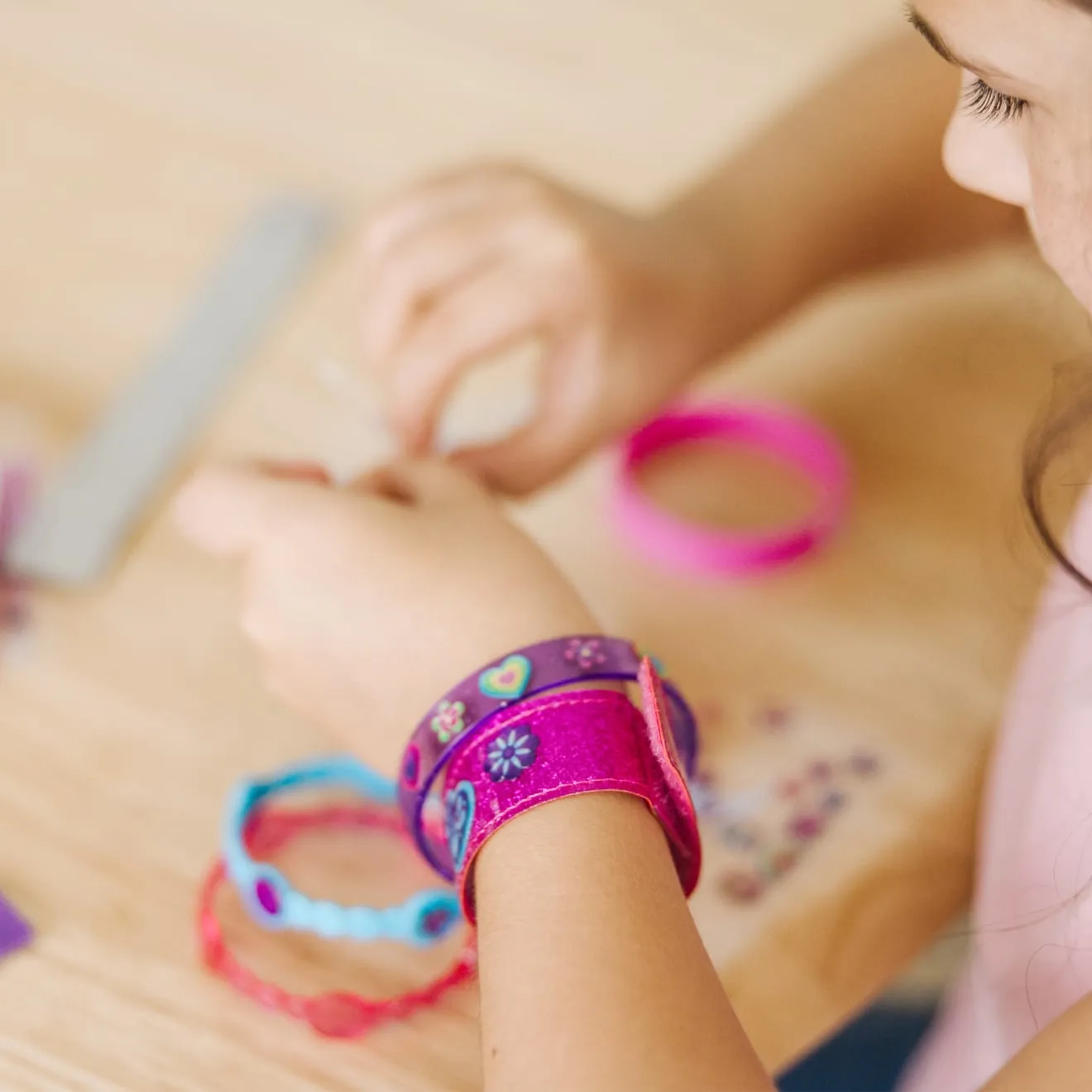 Melissa & Doug Schmuck Bastelset Armbänder Stirnbänder