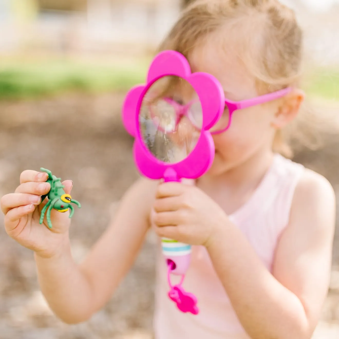 Melissa & Doug Pretty Petals Lupe für Kinder Garten