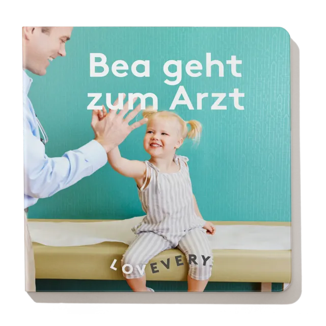 Lovevery Play Kits Bea geht zum Arzt Bilderbuch
