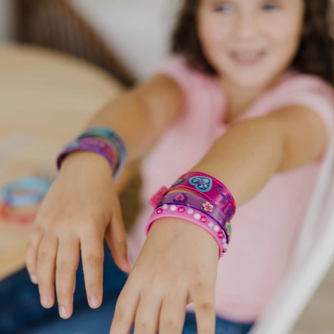Melissa & Doug Design-Your-Own Armbänder Bastelset Glitzer